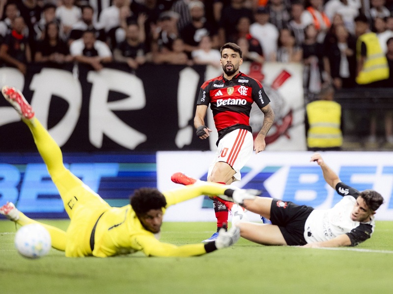 Flamengo vs Corinthians - Xây chắc vị trí dẫn đầu